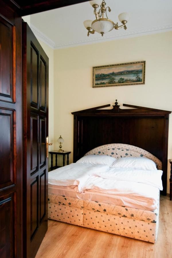 Pension Napoleon Karlovy Vary Exterior foto