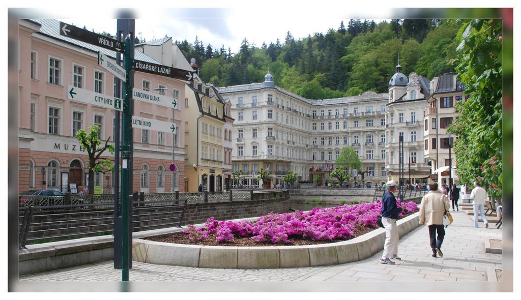 Pension Napoleon Karlovy Vary Exterior foto